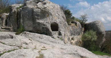 Экскурсии в пещерный город Эски-Кермен из Гурзуфа 2024