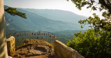 Авто-пешеходная экскурсия из Алушты (фото 3)