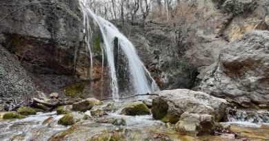 Экскурсия из Гурзуфа: Джип-тур &quot;Долина Привидений&quot; + водопад &quot;Джур-Джур&quot; фото 8106