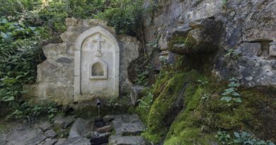 Экскурсии в Сурб Хач (Армянскую апостольскую церковь) из Гурзуфа 2024